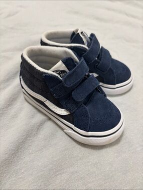 NWOT Vans Hightops 5.5